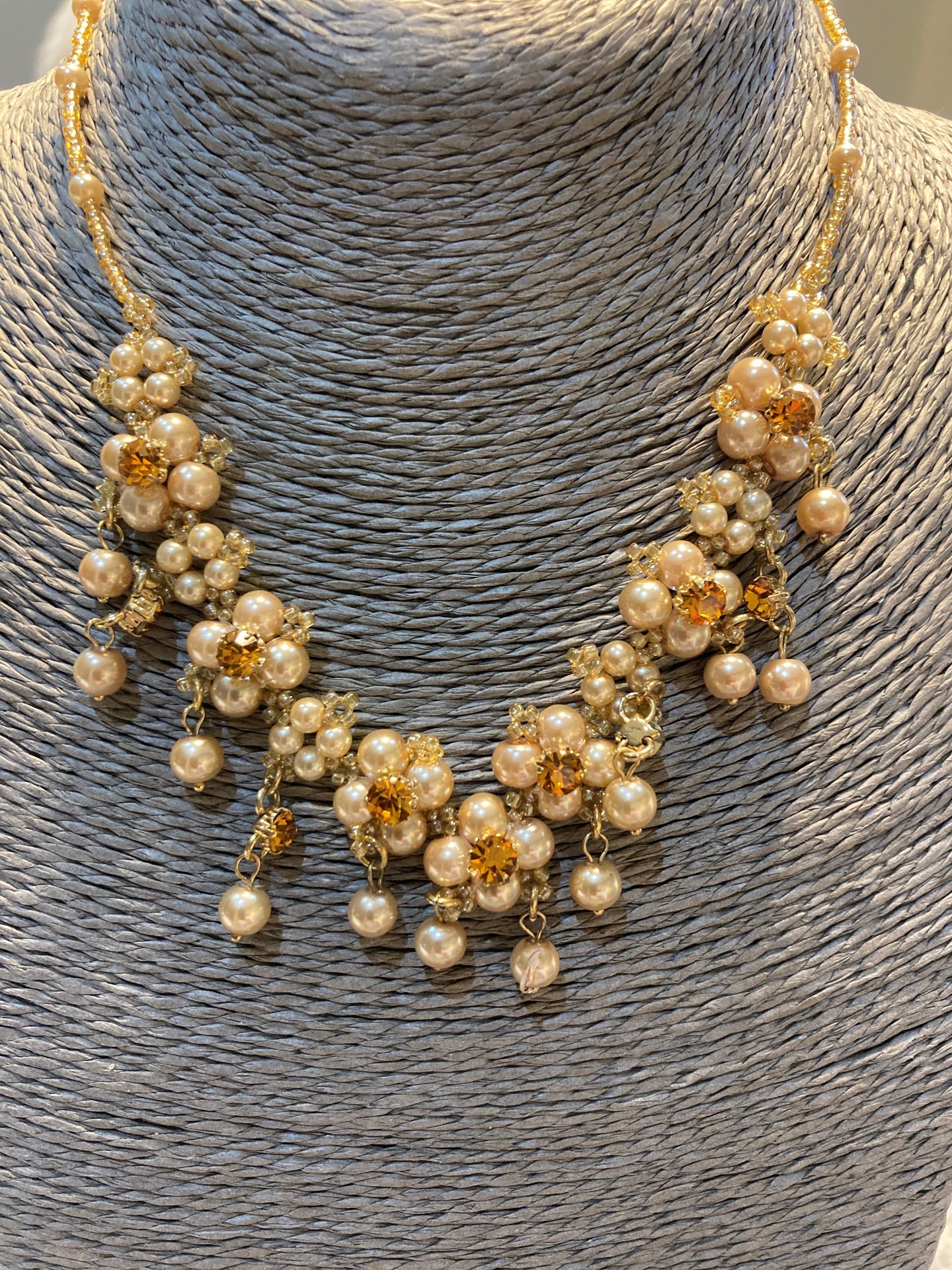 Pearly and ambera drop necklace
