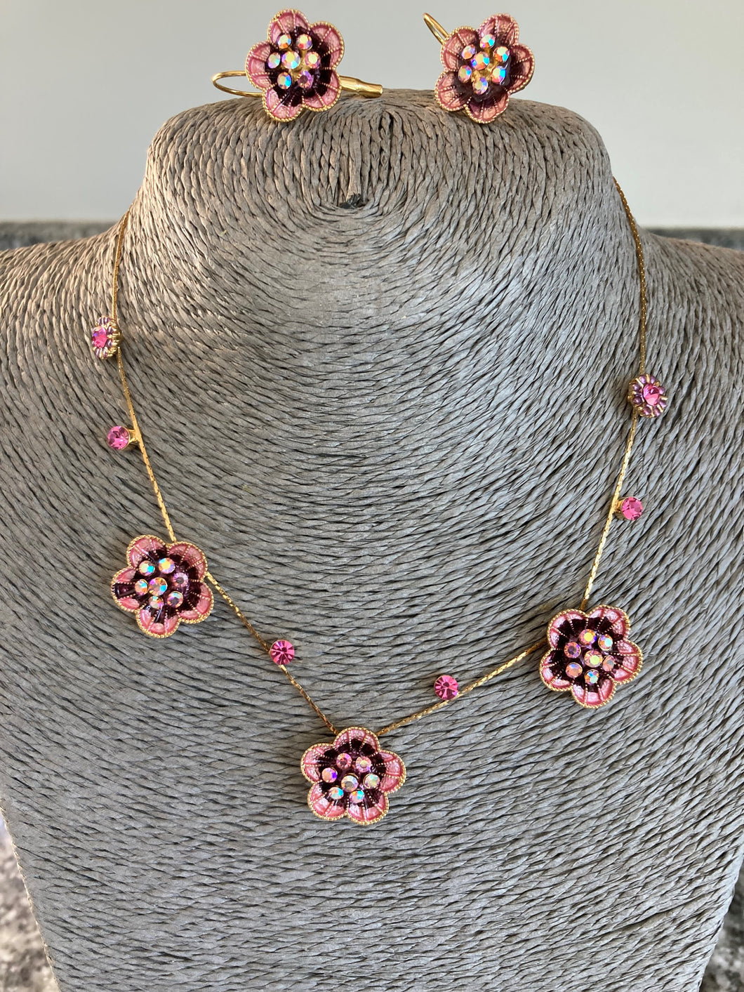 Daisy Pink necklet and earrings .